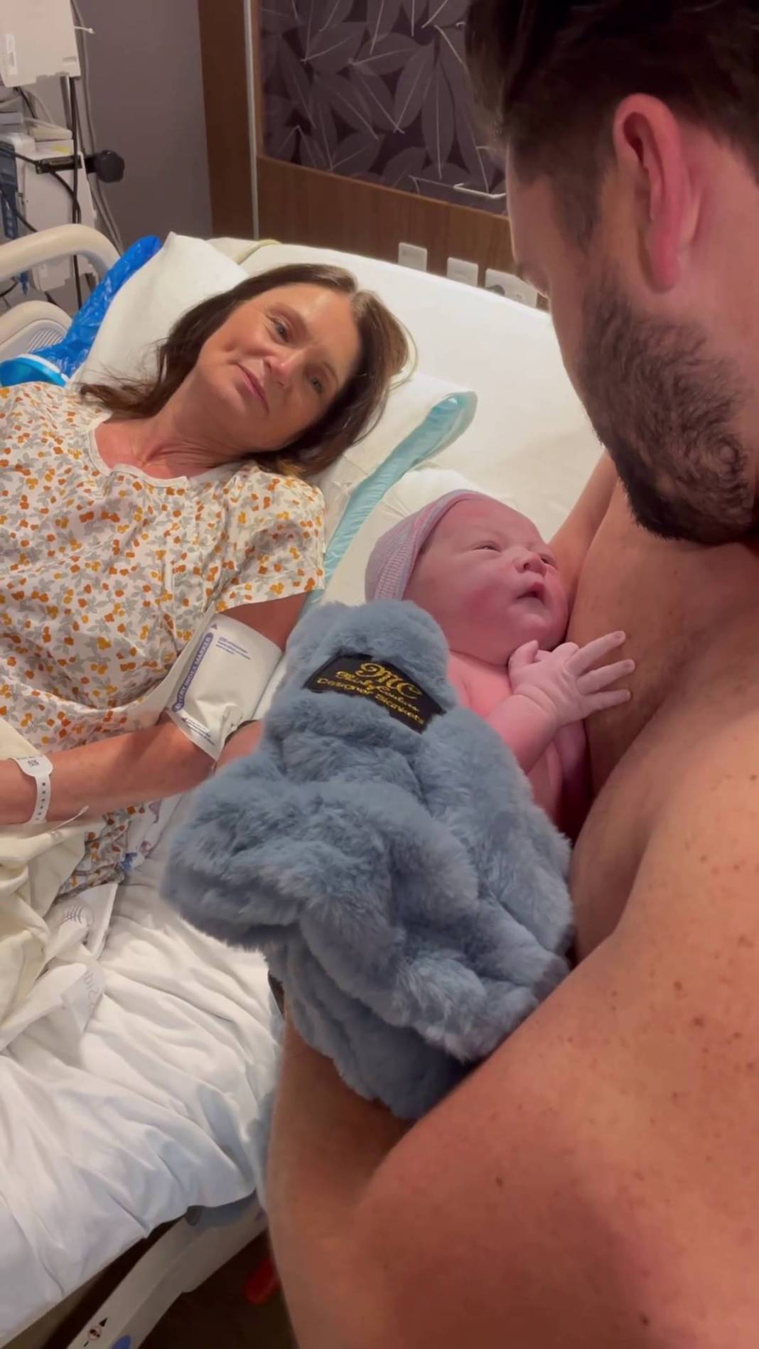 56 yaşındaki kadın, torununu doğurdu 13